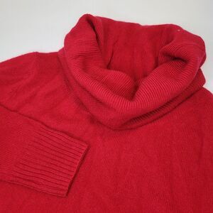 Amber Sun, Red Turtleneck Cashmere Sweater,‎ Size L